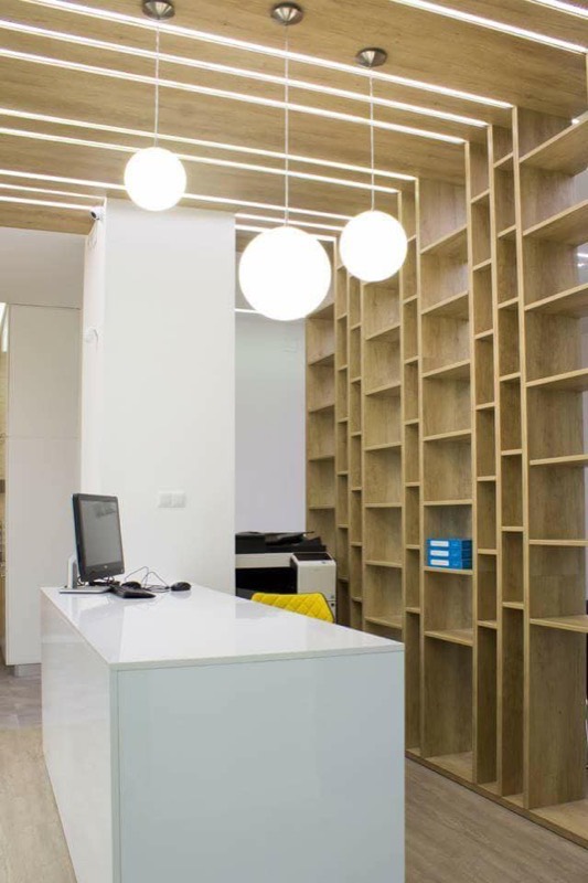 Mobilier comercial executat de Mobila VD în Oradea, lucrarea 1